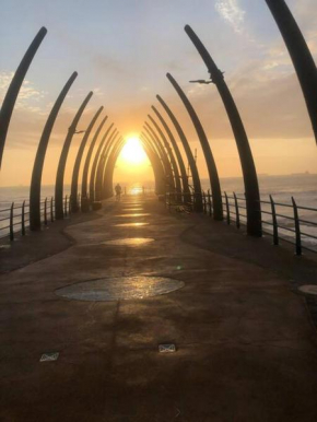 Umhlanga Stunning sea facing apartment